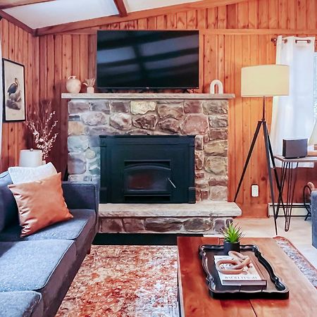 Stylish And Cozy Cabin, Walking Distance To Big Bass Lake Gouldsboro ภายนอก รูปภาพ