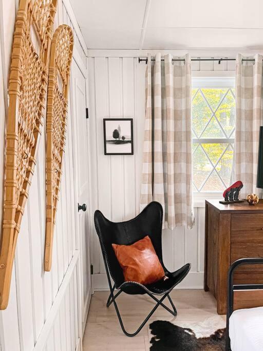 Stylish And Cozy Cabin, Walking Distance To Big Bass Lake Gouldsboro ภายนอก รูปภาพ